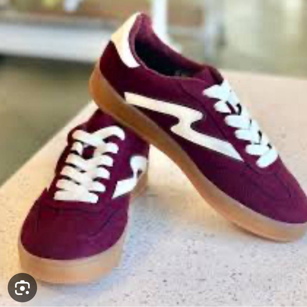 Madden Girl Giia Sneakers—7M